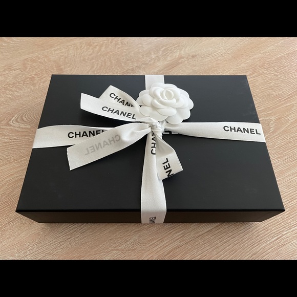 CHANEL Handbags - 100% AUTHENTIC Brand New with Tag Chanel Trendy CC